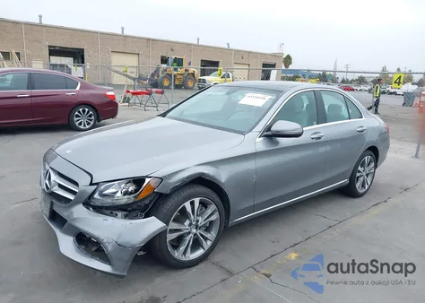 2016 Mercedes-Benz C 300 4Matic из США, поврежденный, VIN 55SWF4KB4GU109599